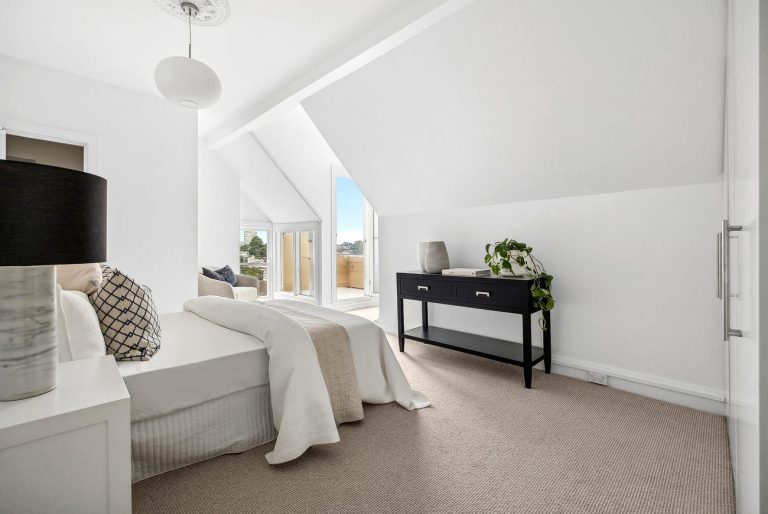 bedroom beige carpet